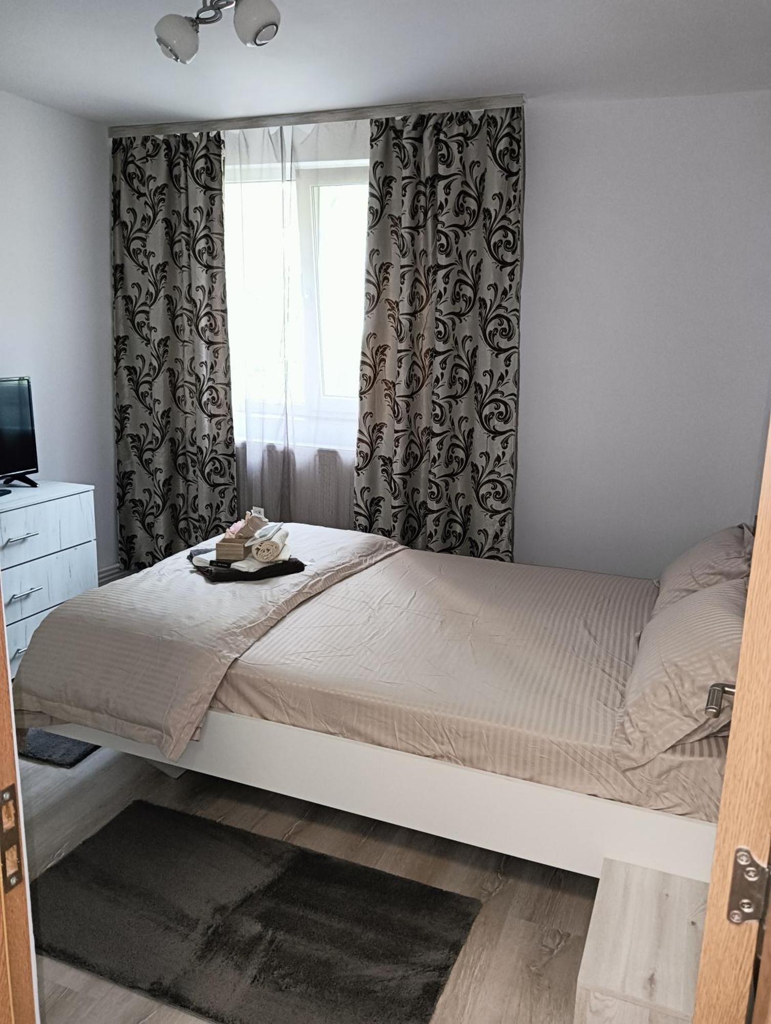 Apartament Hd2 Hunedoara Buitenkant foto